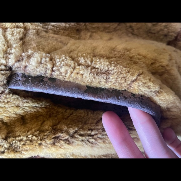 RARE vtg 1970s 100% authentic lamb skin Racoon Fur trim Yellow coat Penny lane - Picture 9 of 15
